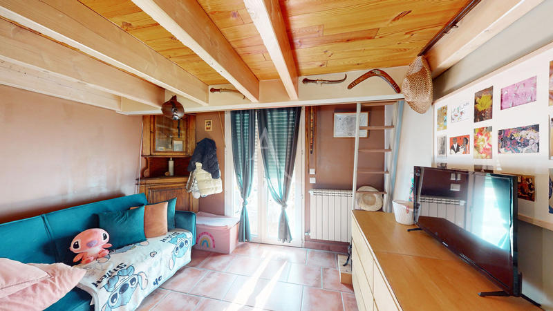 Maison - 210 m² - 6 pièces