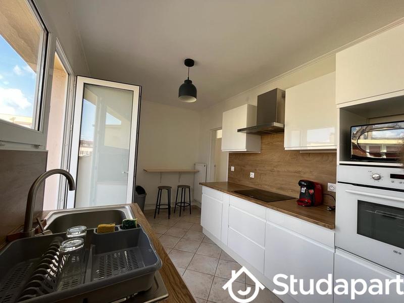 Chambre - 10 m² - 1 pièce