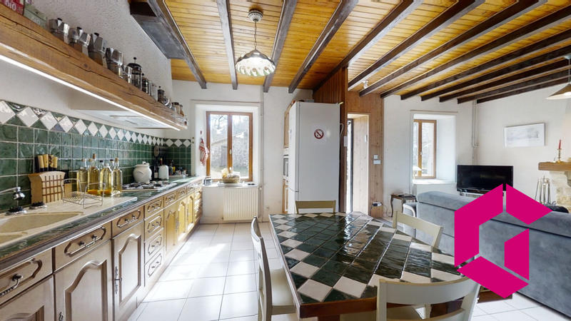 Maison - 350 m² - 8 pièces