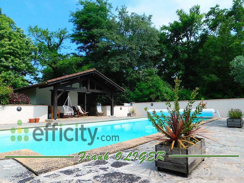 Maison - 300 m² - 11 pièces