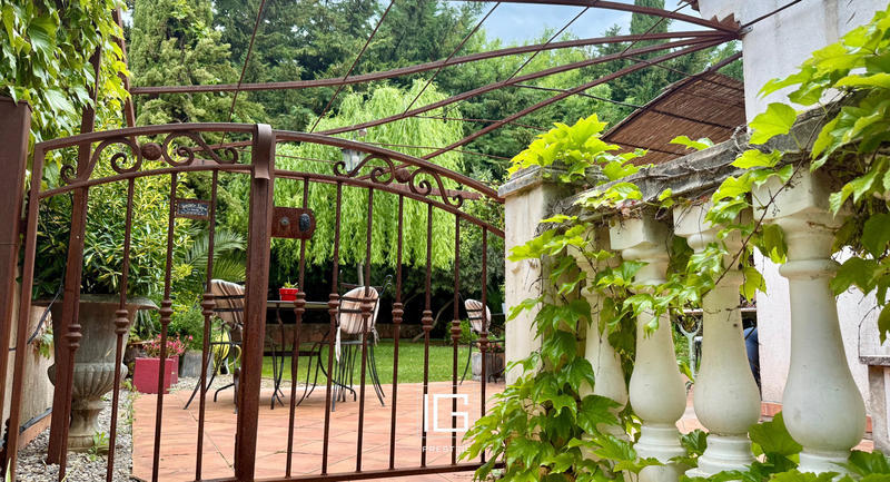 Maison - 276 m² - 5 pièces