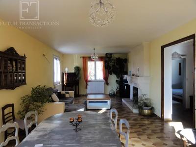 Maison - 233 m² - 12 pièces