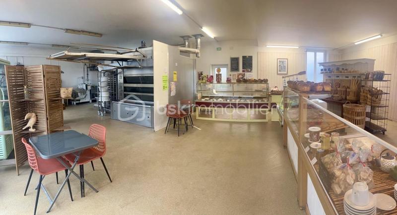 Local commercial - 150 m² - 6 pièces