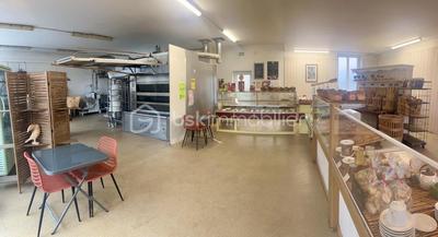 Local commercial - 150 m² - 6 pièces