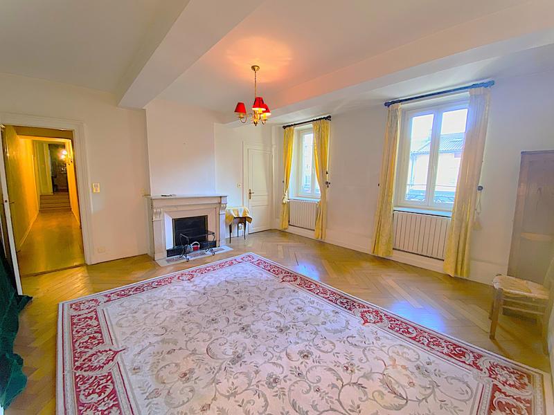 Appartement - 213 m² - 7 pièces