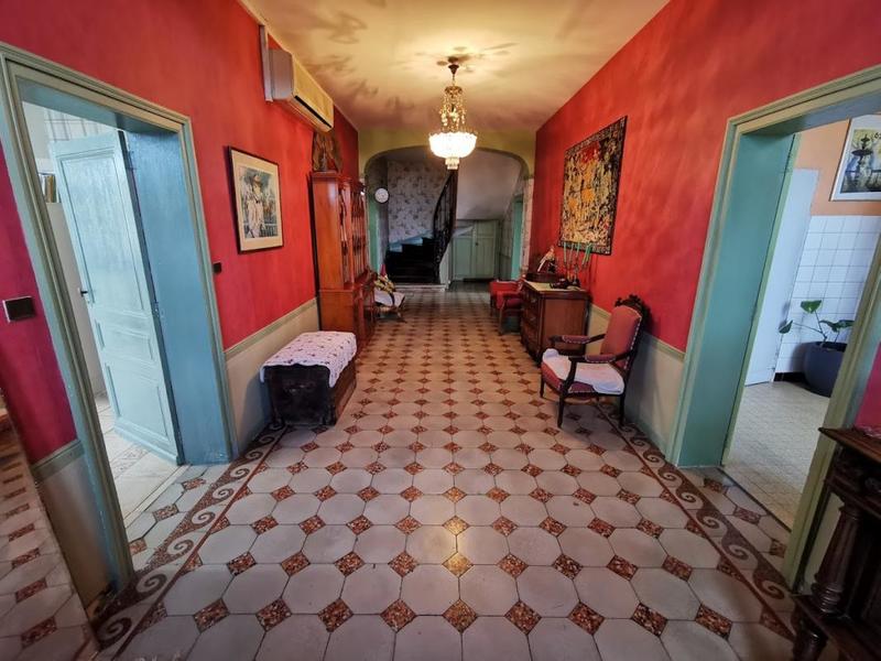 Maison - 320 m² - 7 pièces