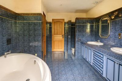 Maison - 210 m² - 7 pièces