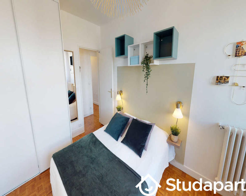 Chambre - 90 m² - 1 pièce