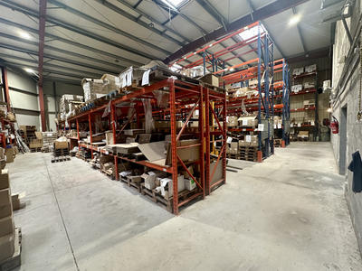 Local d'activités - 980 m²