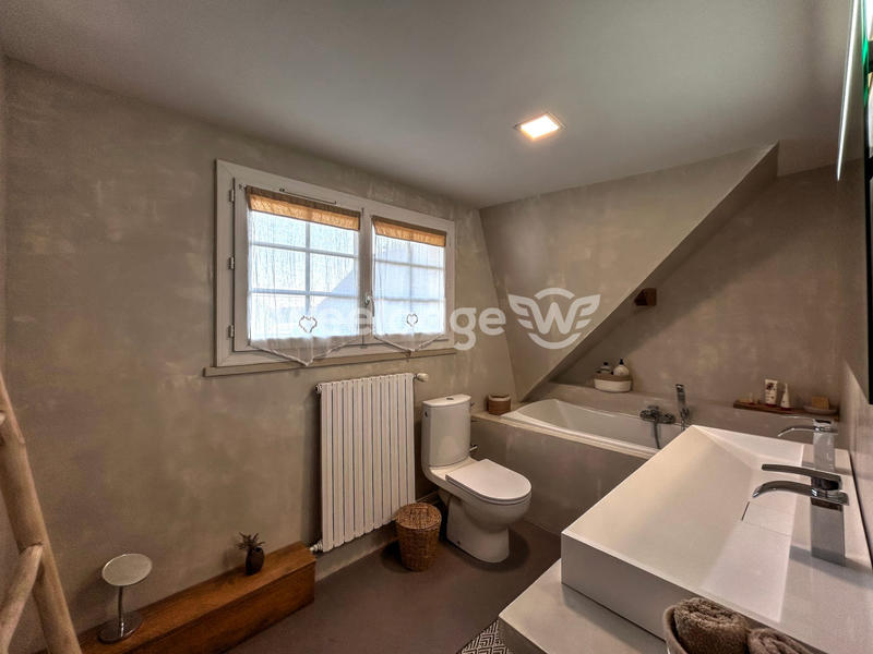 Maison traditionnelle - 185 m² - 5 pièces