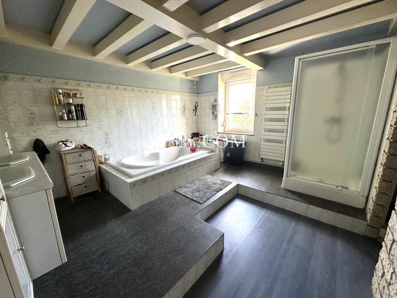 Maison de village - 210 m² - 8 pièces