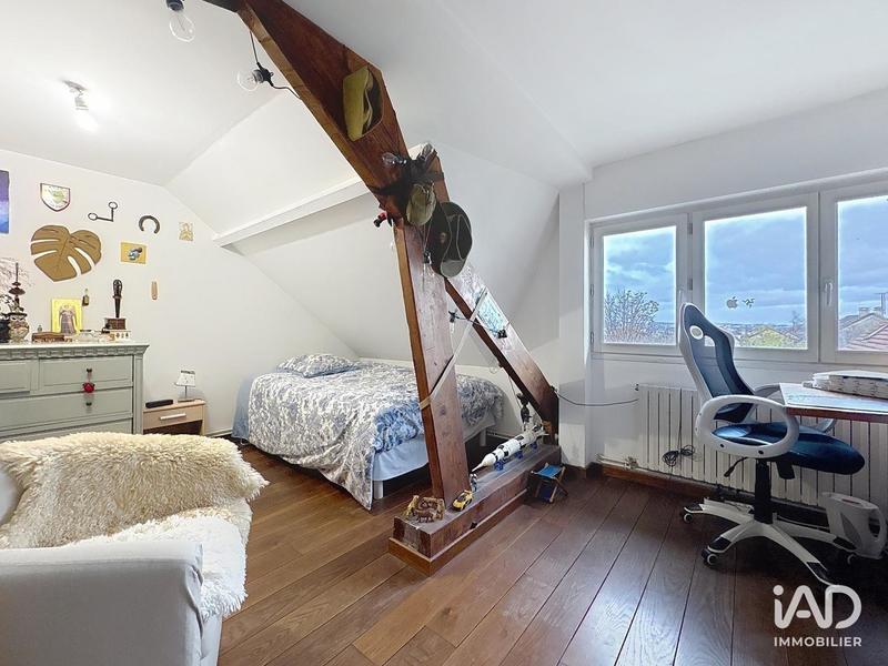 Maison - 196 m² - 7 pièces