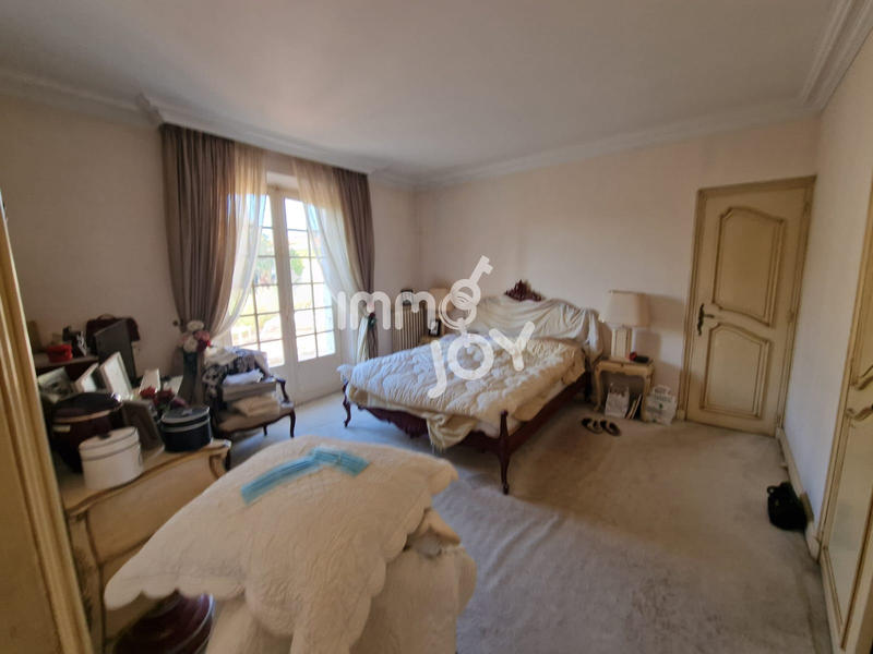 Villa - 411 m² - 12 pièces