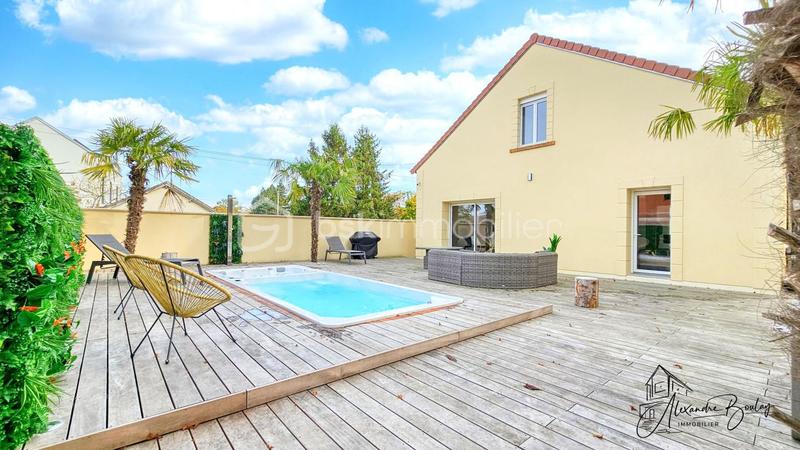 Maison traditionnelle - 110 m² - 6 pièces