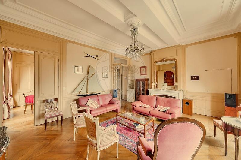 Appartement - 183 m² - 8 pièces