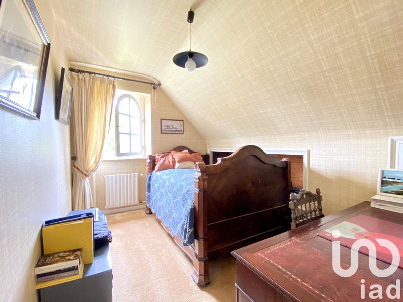 Maison - 220 m² - 6 pièces