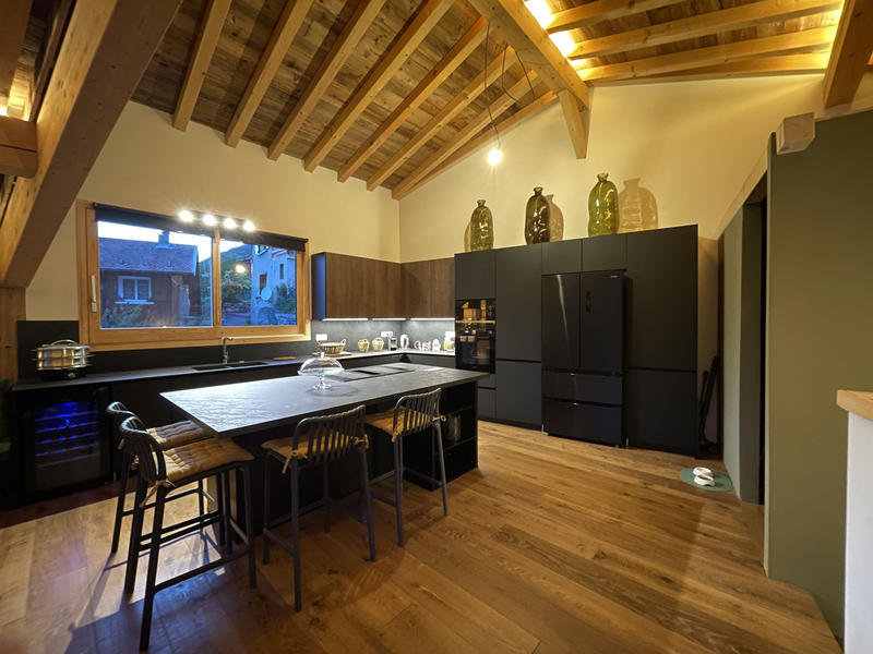 Maison - 241 m² - 8 pièces