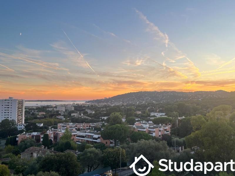 Chambre - 13 m² - 1 pièce