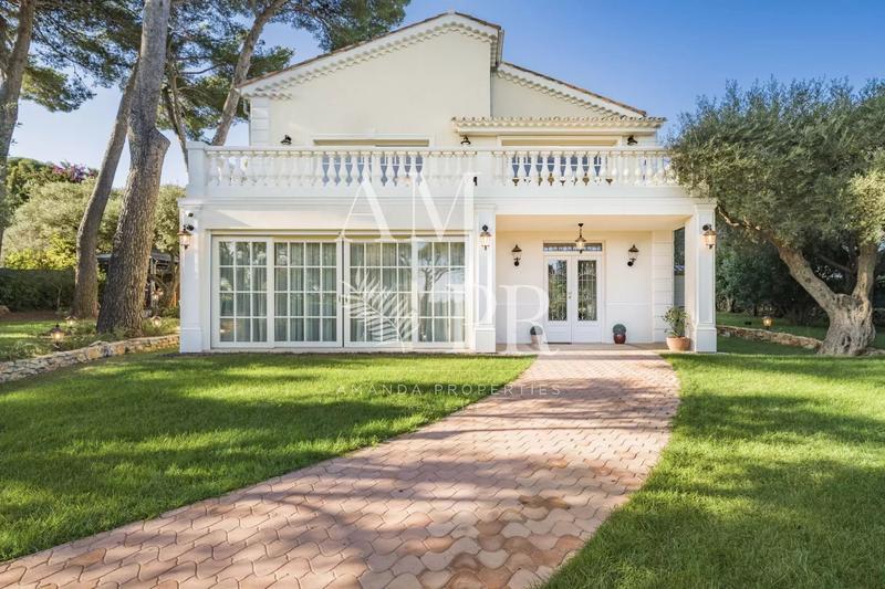 Villa - 257 m² - 4 pièces