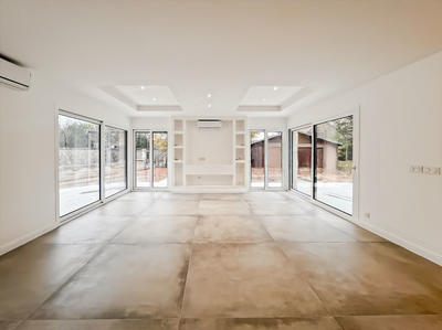 Maison - 627 m² - 5 pièces