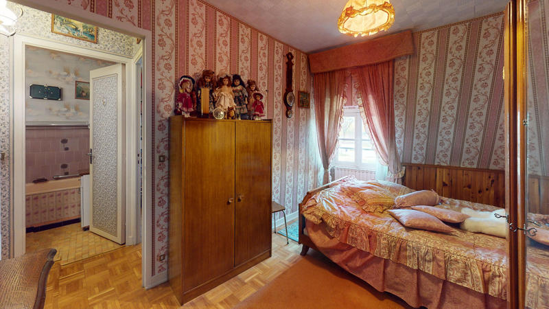 Immeuble - 114 m² - 10 pièces