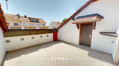 Maison - 300 m² - 7 pièces