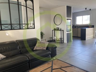 Maison - 97 m² - 4 pièces