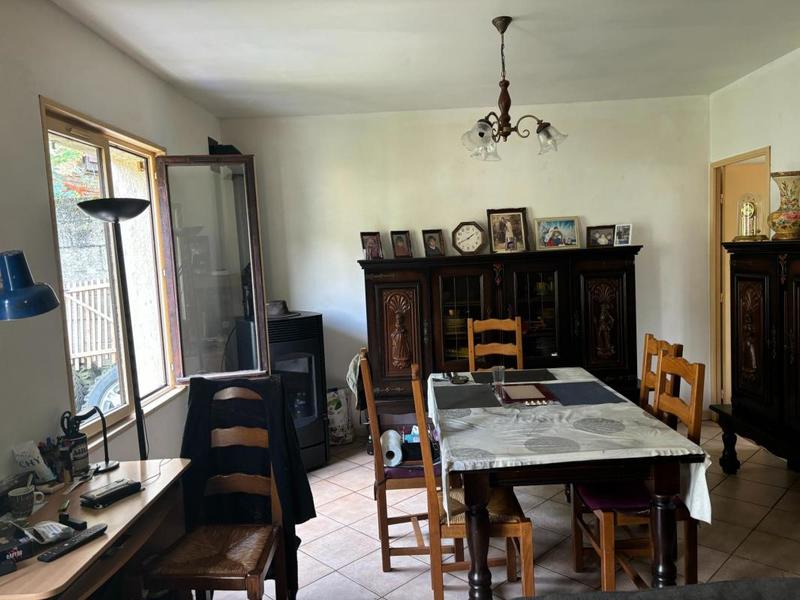 Maison - 96 m² - 5 pièces