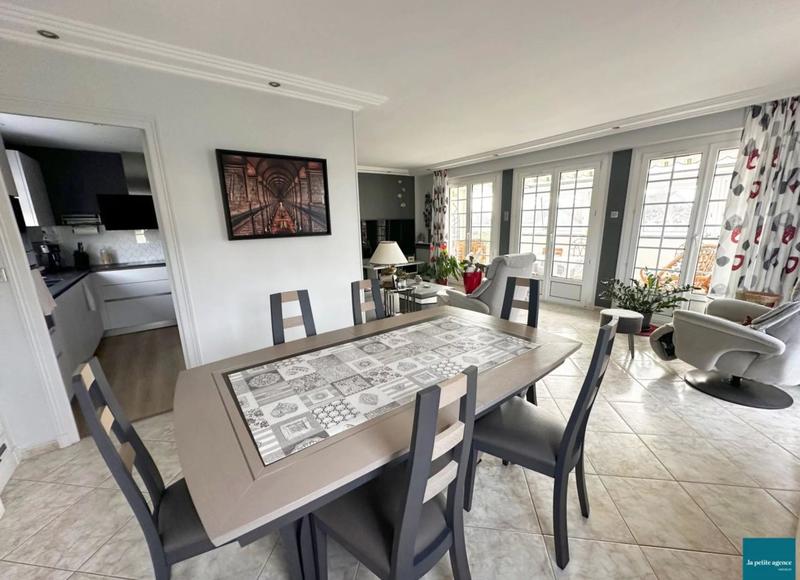 Maison - 156 m² - 7 pièces