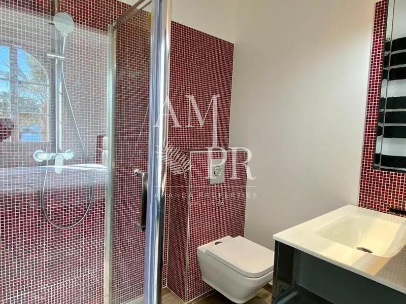 Appartement - 125 m² - 5 pièces