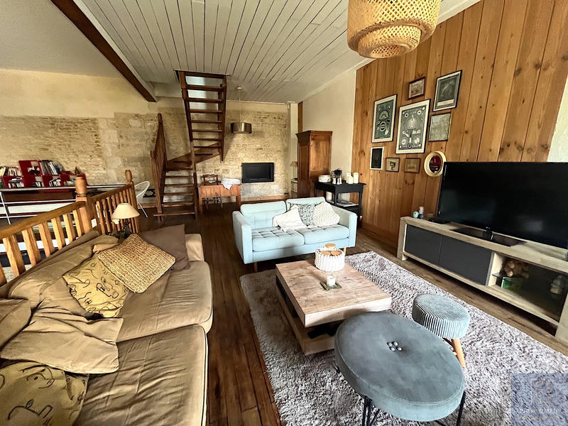 Maison - 260 m² - 7 pièces