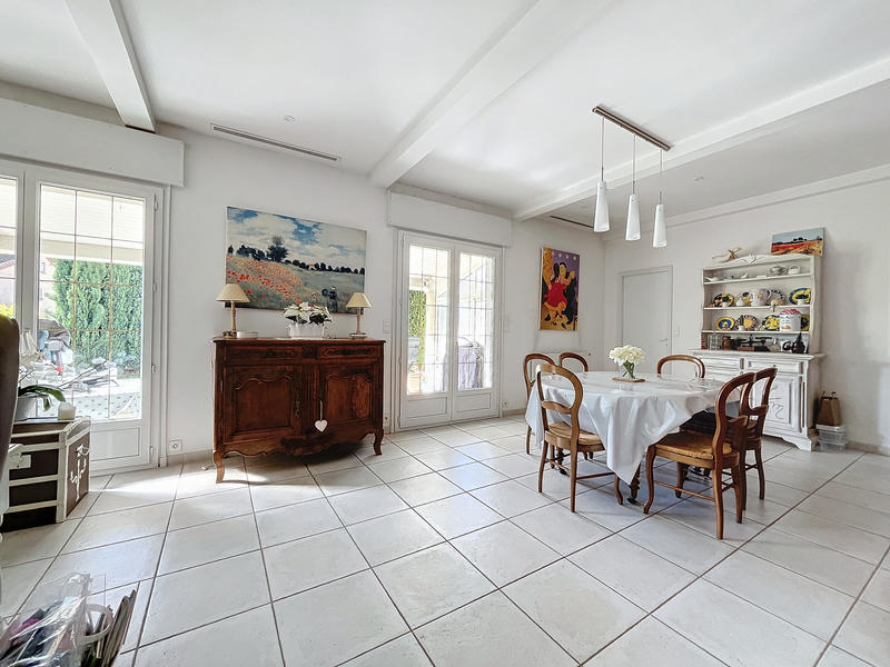 Maison - 212 m² - 6 pièces