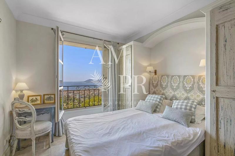 Villa - 185 m² - 7 pièces