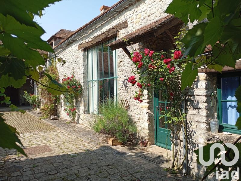 Maison - 304 m² - 12 pièces