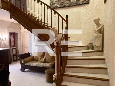 Maison de maîtres - 300 m² - 8 pièces