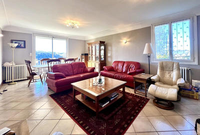 Maison - 147 m² - 9 pièces