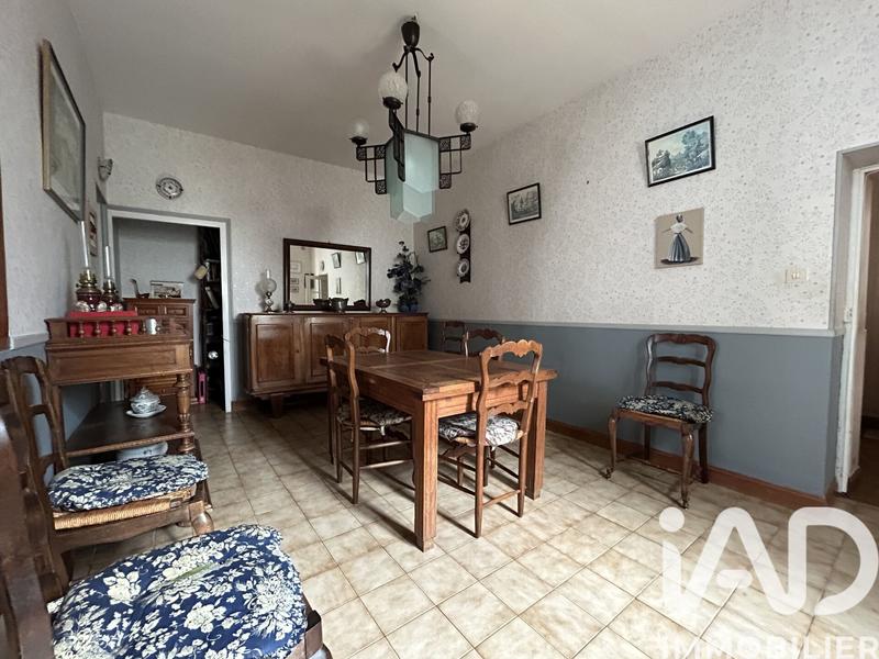 Maison - 216 m² - 8 pièces