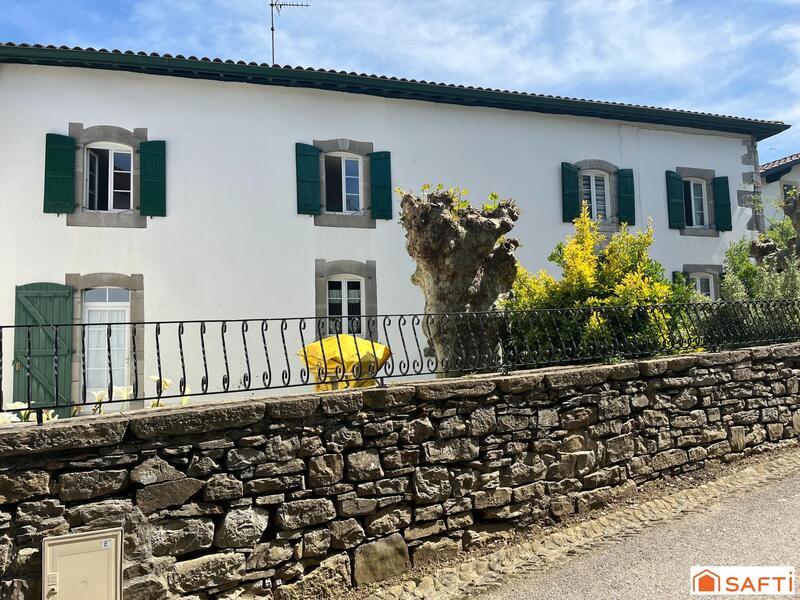 Maison - 185 m² - 7 pièces