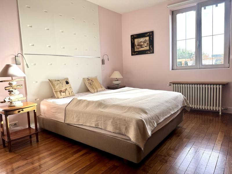 Maison - 230 m² - 8 pièces