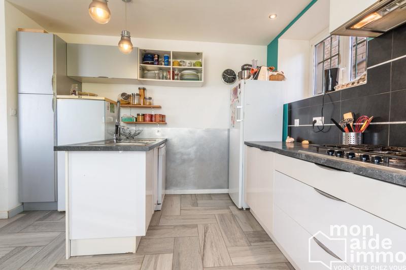 Maison traditionnelle - 163 m² - 6 pièces