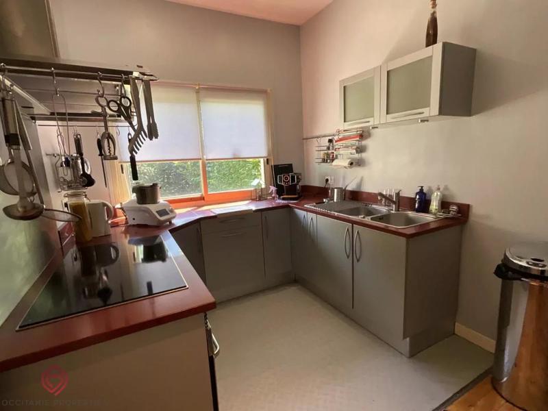 Propriété - 302 m² - 10 pièces