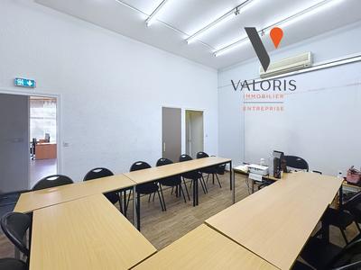 Local commercial - 97 m² - 3 pièces