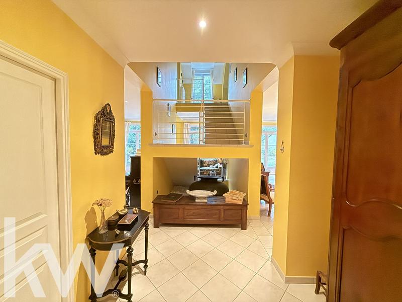 Maison - 219 m² - 7 pièces