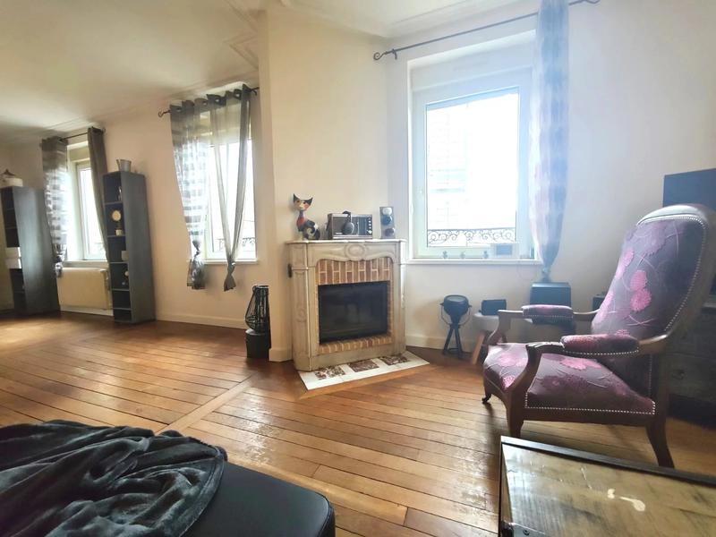 Maison - 205 m² - 9 pièces