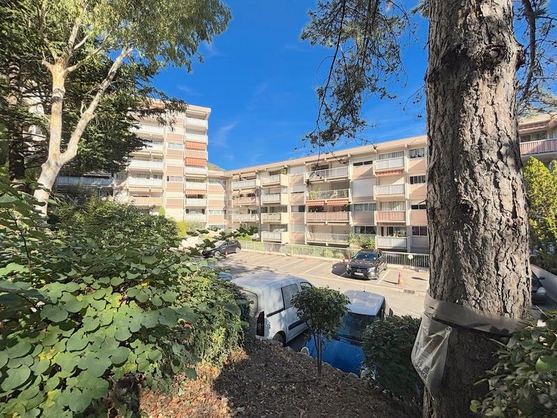 Appartement - 77 m² - 3 pièces