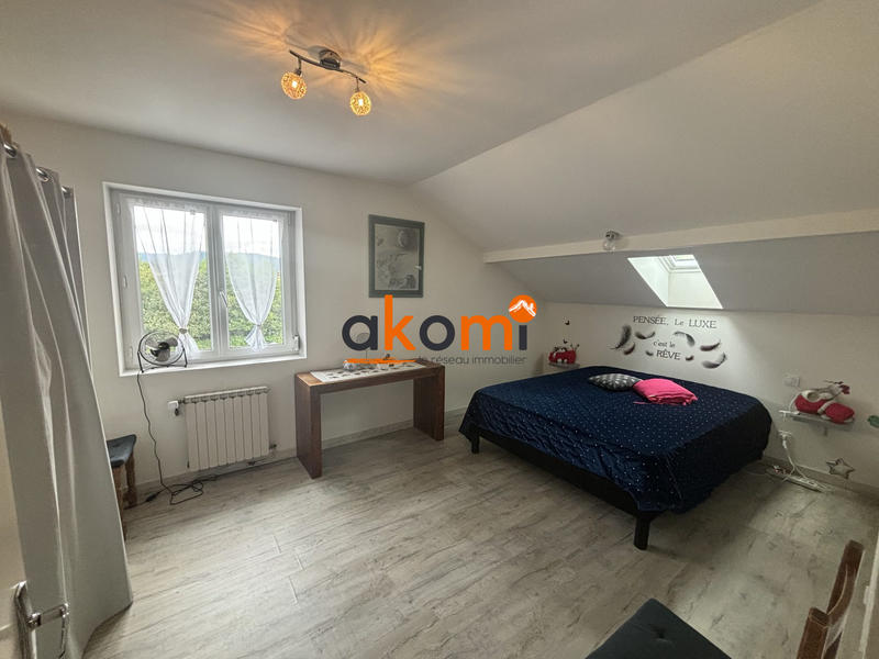 Maison traditionnelle - 145 m² - 7 pièces