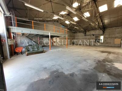 Local d'activité / Entrepôt - 310 m²