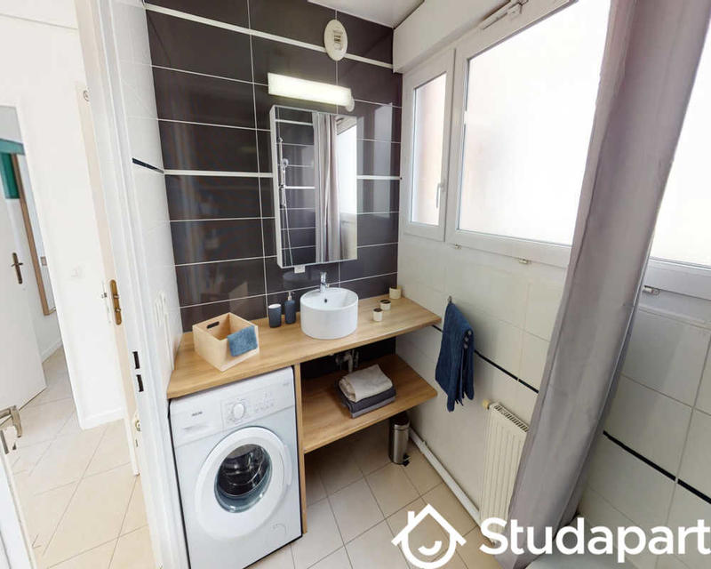 Chambre - 140 m² - 1 pièce