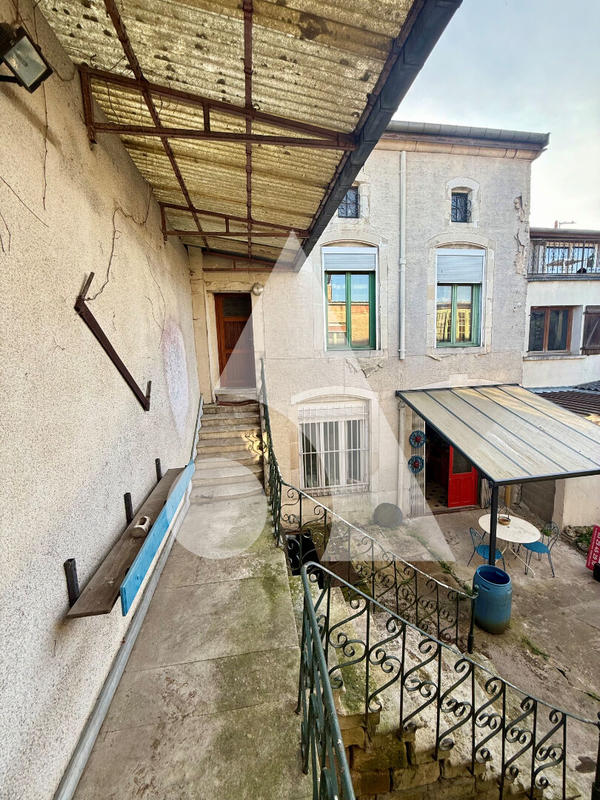 Immeuble - 365 m² - 9 pièces