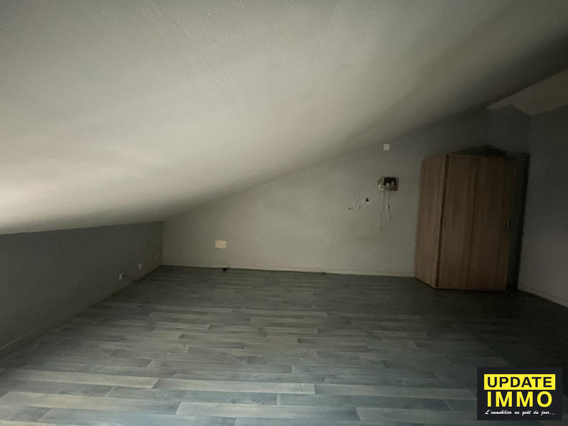 Maison - 99 m² - 7 pièces